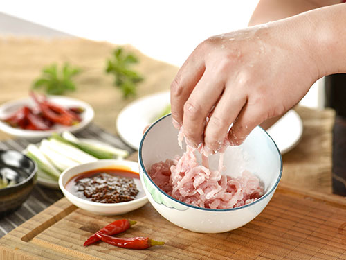 成都烹飪學(xué)校哪所比較好？