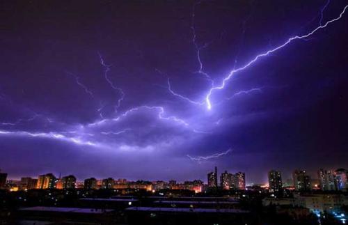 雷雨天氣如何用電？張家口文華電力中等職業(yè)學(xué)校