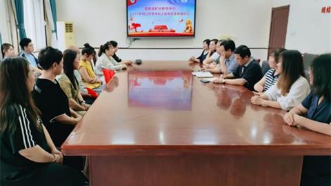 昔日中考“失意”，今朝高考“逆襲” ——灤南職教中心學子金榜題名，家長感恩贈錦旗
